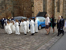 1. Heilige Kommunion in St. Crescentius (Foto: Karl-Franz Thiede)